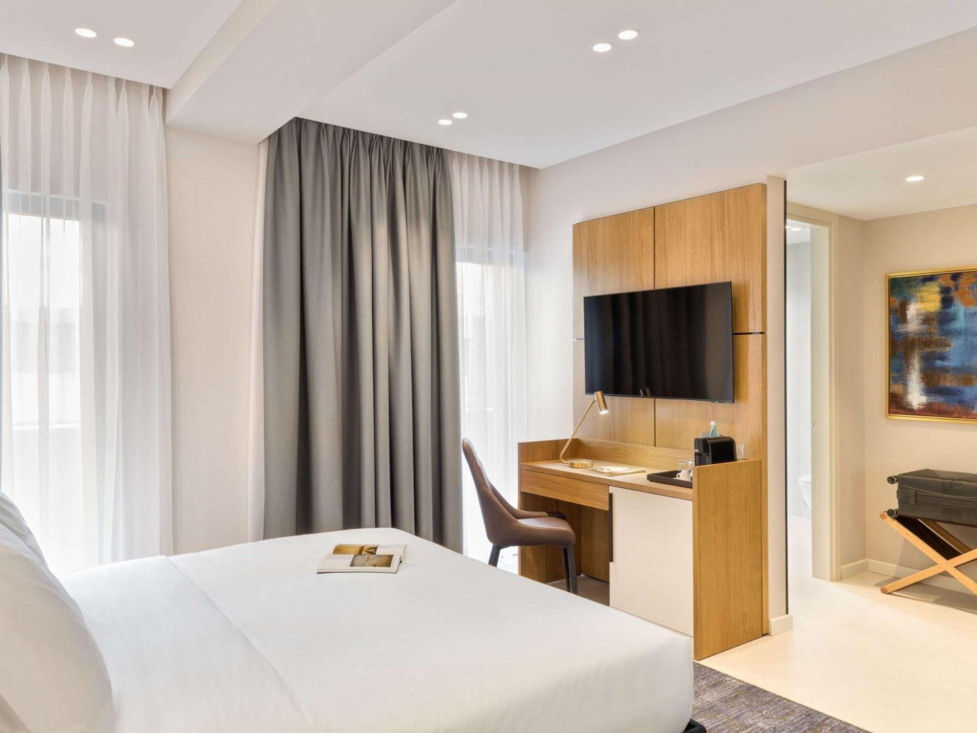 Mercure Tirana Esterno foto