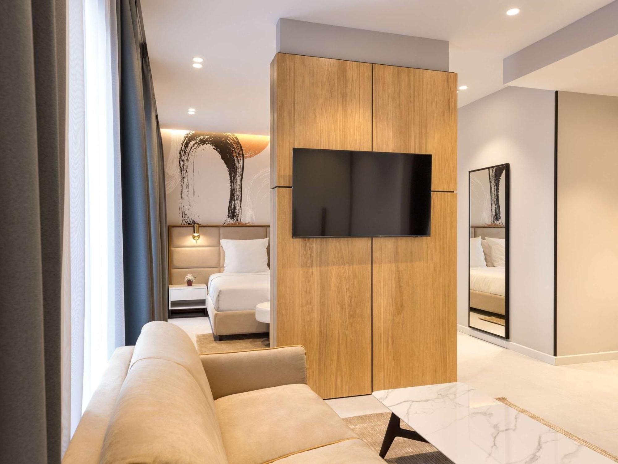Mercure Tirana Esterno foto