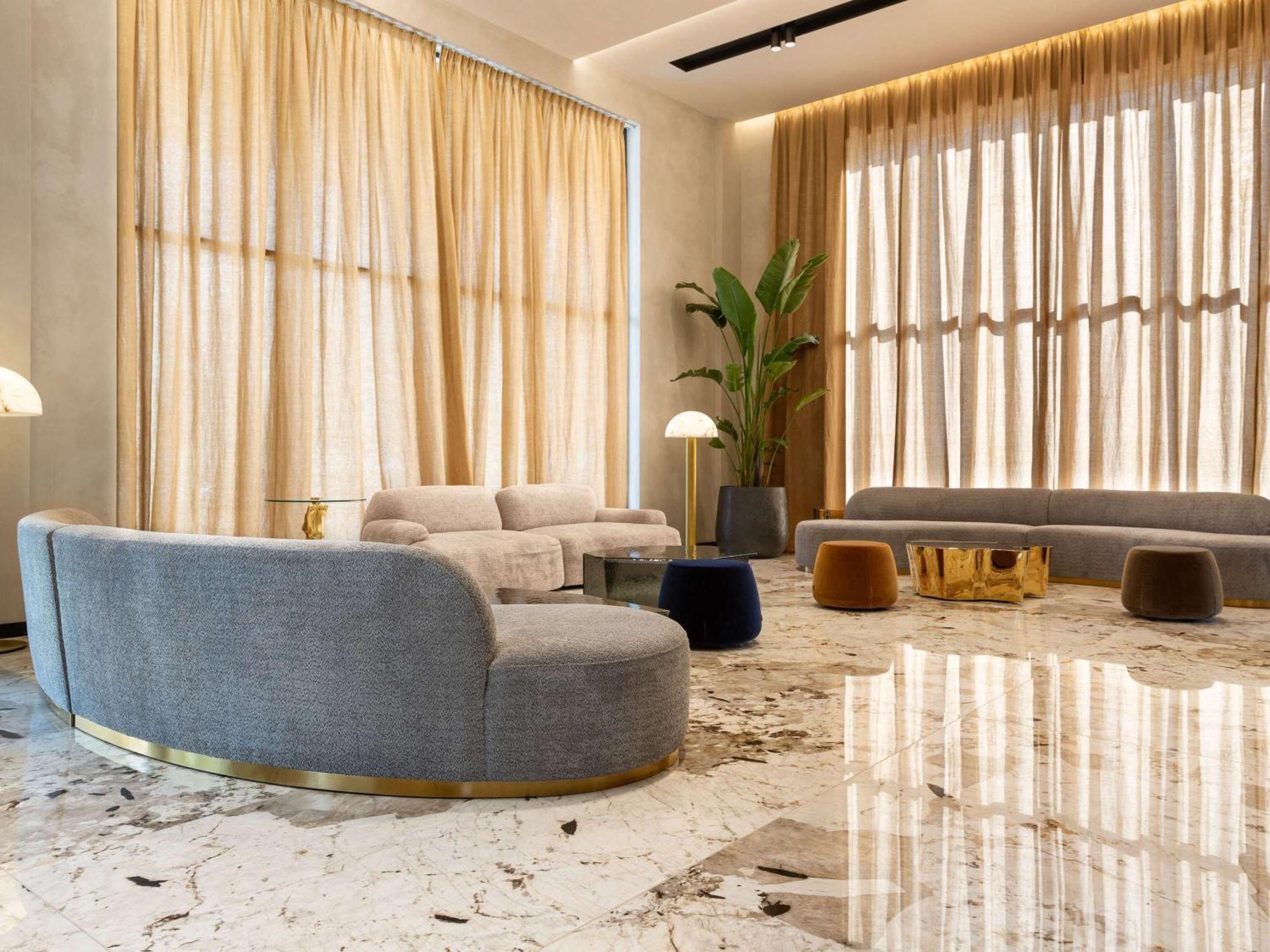 Mercure Tirana Esterno foto