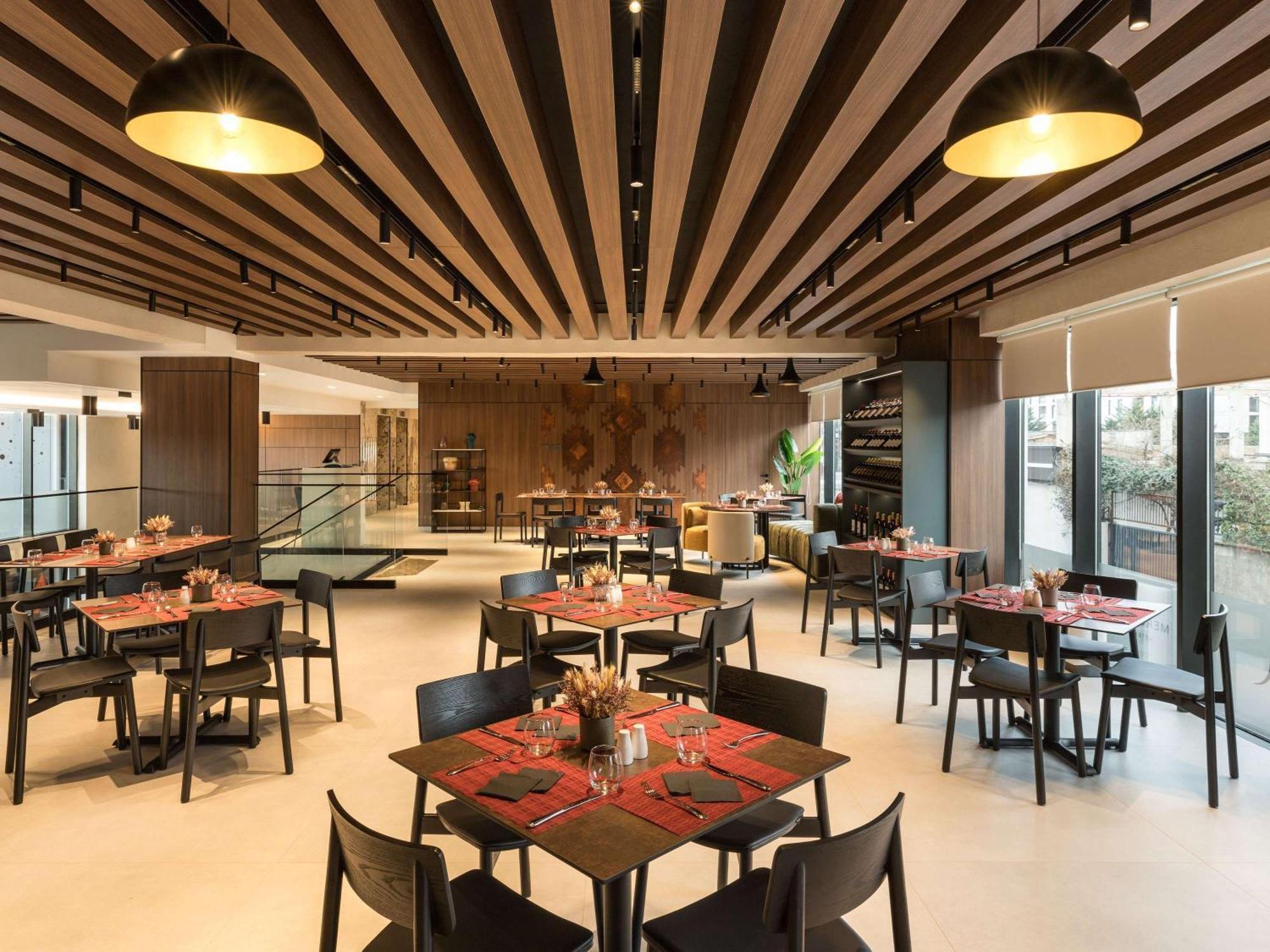 Mercure Tirana Esterno foto