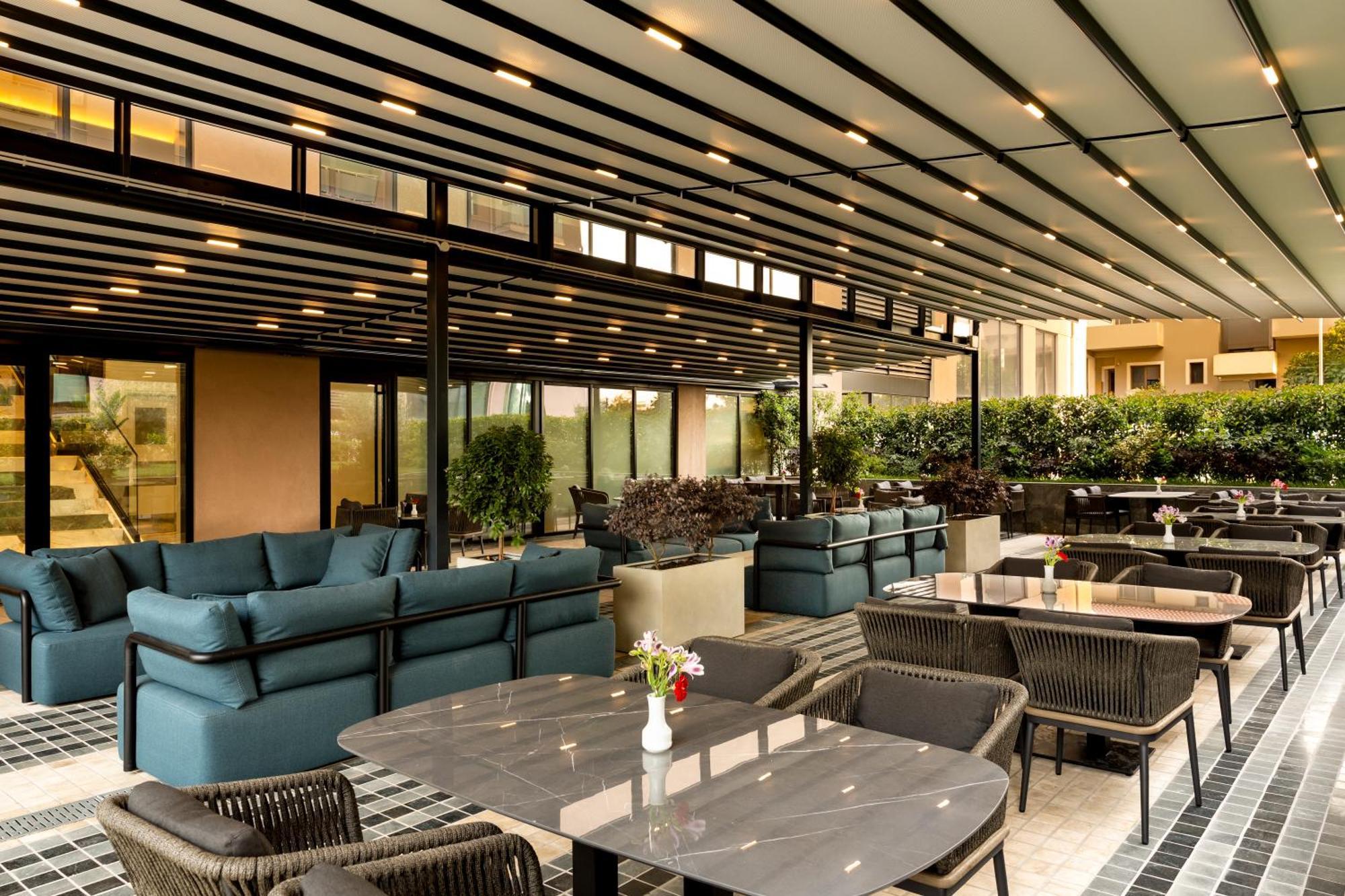 Mercure Tirana Esterno foto